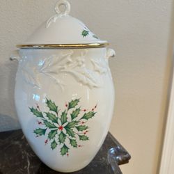 Lenox Holiday Cookie Jar