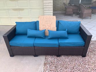 Wicker Patio Couch(ASSEMBLED)