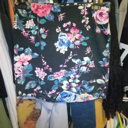 Women's Express Size Extra Small Body Contouring Mini Floral Skirt