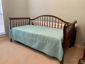 Trundle bed