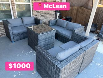 New inbox patio set with cushions (we finance and deliver)