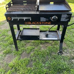 Blackstone Griddle and Charlgoal grill combo