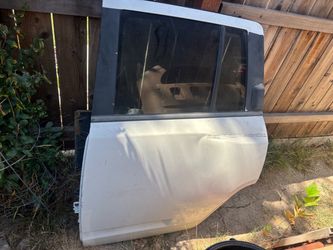 Left side rear jeep compass door