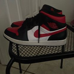 Air Jordan 1 Mid “Reverse Bred”