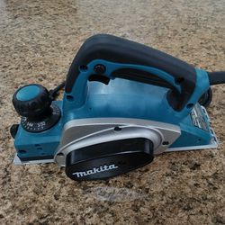 midtergang Spekulerer Nævne Makita KP0800 Corded Planer In Green Hard Case With Key And Guide. for Sale  in Tacoma, WA - OfferUp