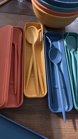Plates, cups and utensils