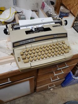 Smith Corona Coronet Super 12 Electric Typewriter