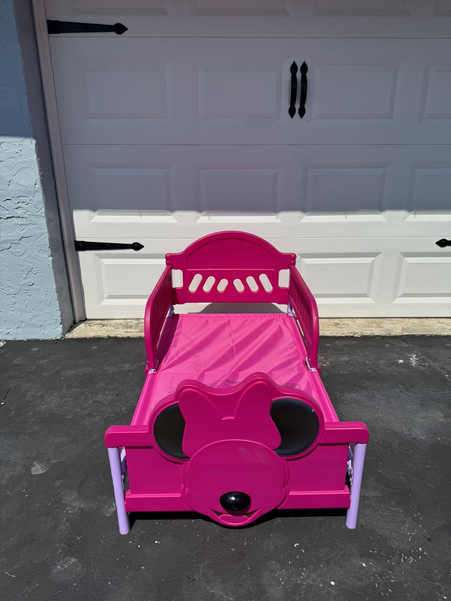 Pink Toddler Bed, Disney Minnie Mouse Location new port Richey