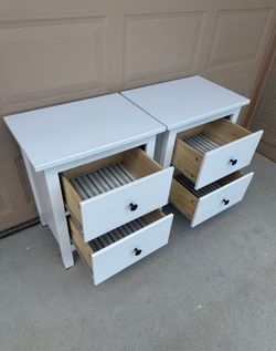 (2) Nght Stands