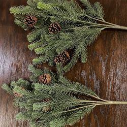 Christmas Pine Cone Bunches 