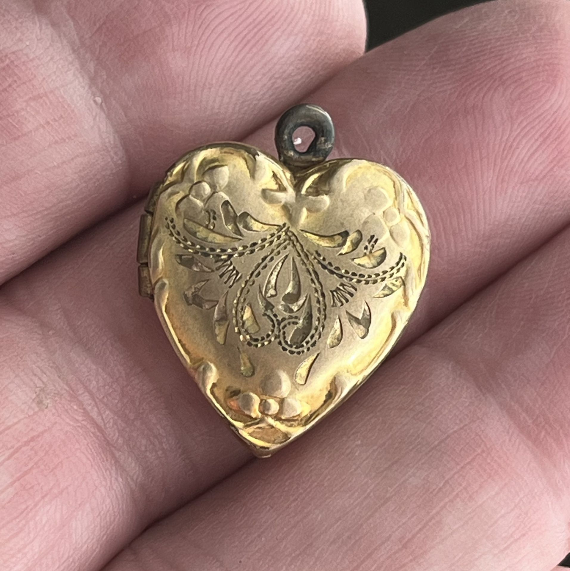 Vintage Gold Heart Locket
