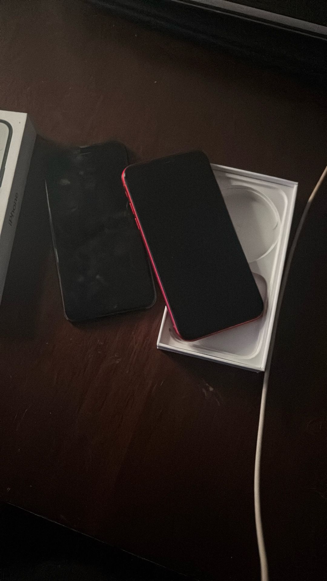 Bundle: Repairable iPhones – iPhone XR 128GB + iPhone 8 (Battery Dead)