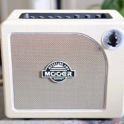 Mooer Hornet White