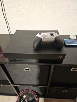 Xbox one x with elite 2 controller