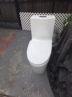 Priele Toilet Like New