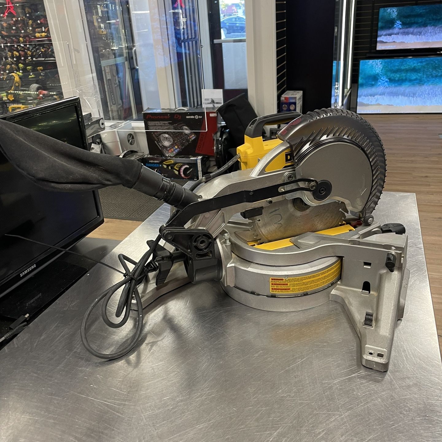 Dewalt 10” Compound Miter Saw 174346