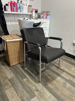 Professional Salon Shampoo Chair & White Wash Bowl – Excellent Condition