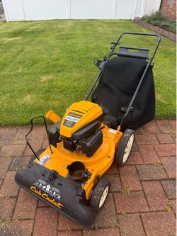 CUB CADET LAWN VAC
