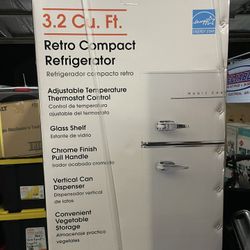 Magic Chef Retro 3.2 Cu. Ft. 2 Door Mini Fridge in White