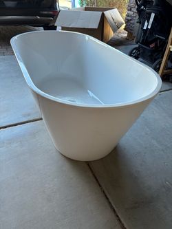 Freestanding bath tub