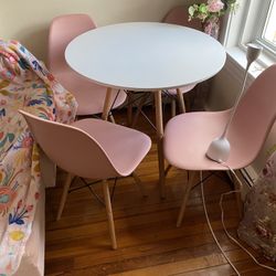 Kitchen dining table & chairs like new