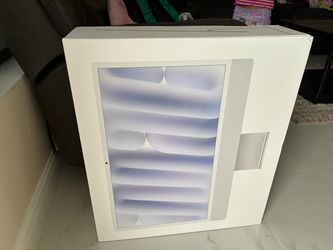 BRAND NEW iMac, 24-inch, M4 Chip, 8-core CPU, 8-core GPU, Silver, Stand, 16GB memory, and 256GB storage