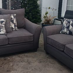 SALA DE DOS PIEZAS GRIS EXCELENTES CONDICIONES MESES DE USO