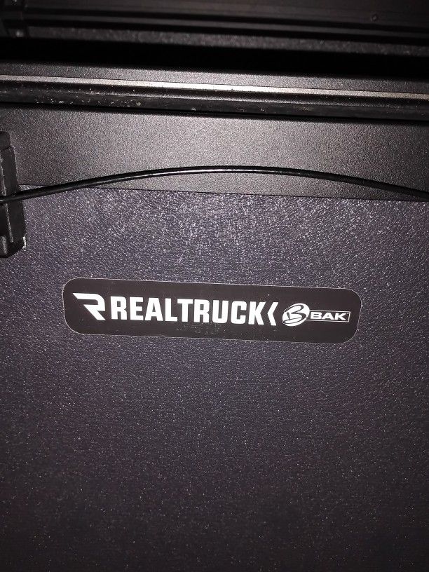 RealTruck Extang Solid Fold ALX Hard Folding Tonneau Cover