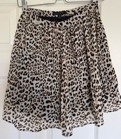 Banana Republic Leopard Pleated Mini Skirt XSP EUC