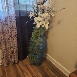 Ceramic Vase With Flowers 