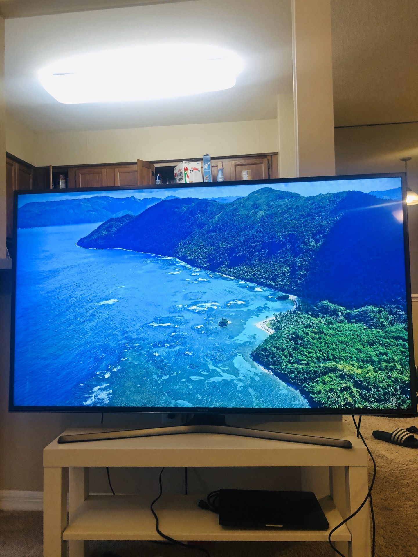 Samsung UN55JS7000F - 55" Class (54.6" viewable) - JS7000 Series LED TV - Smart TV - 4K SUHD (2160p) 3840 x 2160