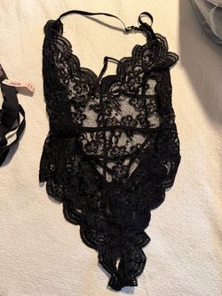 Women’s undergarments/lingerie