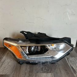 Headlight Lamp Lens CHEVY TRAVERSE Passenger 2018/19