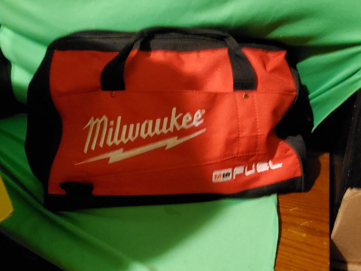 Milwaukee . Fuel Tool Bag