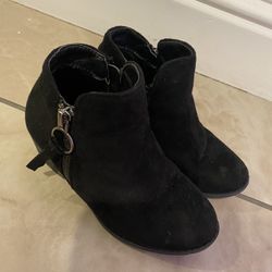 Black 11C girl booties 