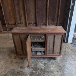 Console Turntable Swivel Speakers