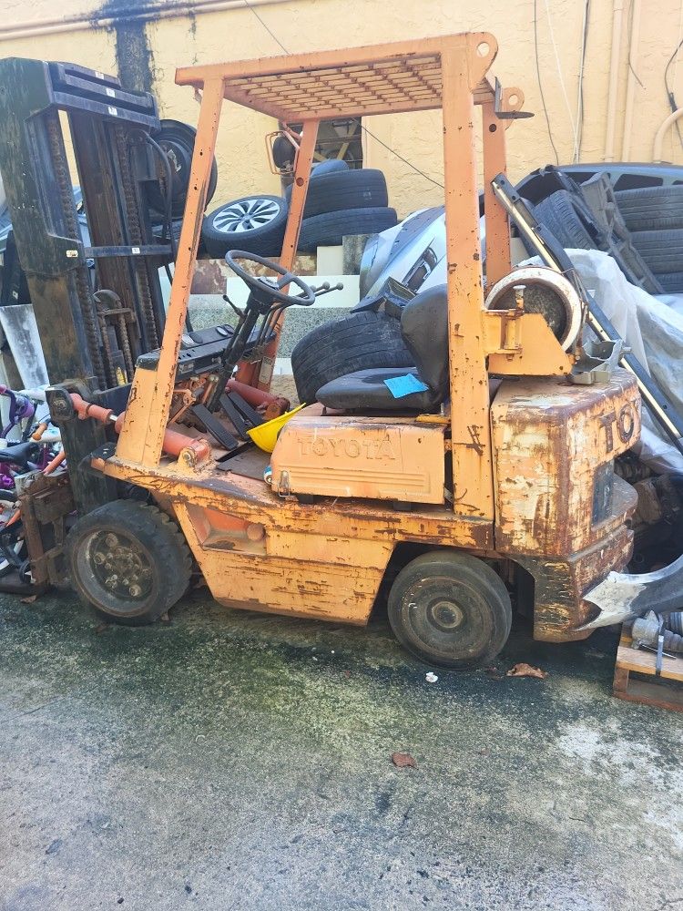 Forklift for sale