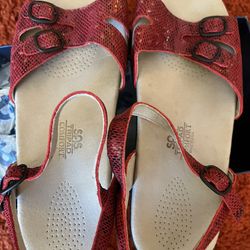 SAS DUO Women's Red Sandals Size 9