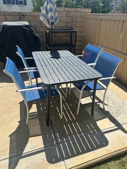 Metal table and 4 chairs