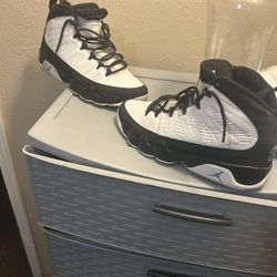 Retro 9 Size 8 