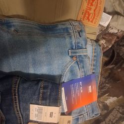 3 pairs of Levi's new size 34 34