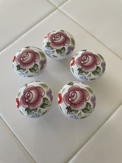 Mary Englebrite  5 Knobs In Perfect  Condition perfect 