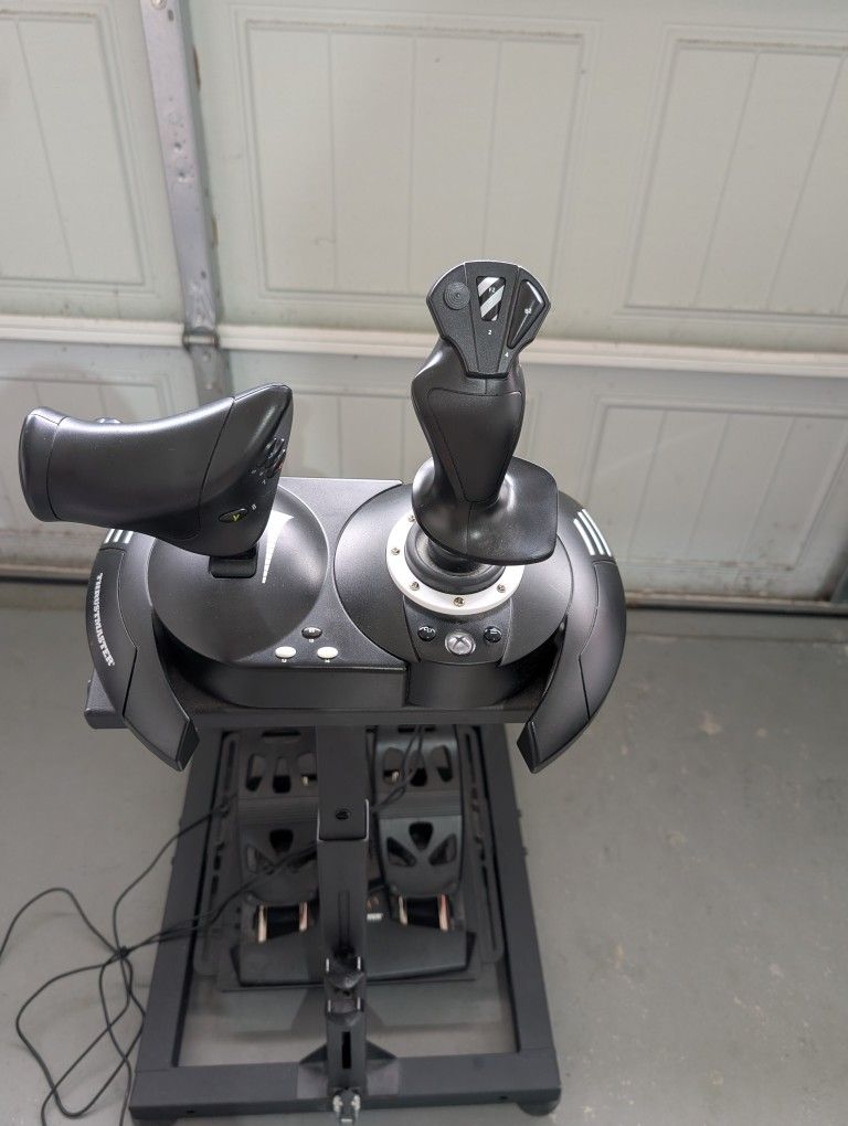 Thrustmaster Flight Sim Rig