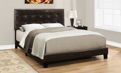 Cama  queen no incluye colchon