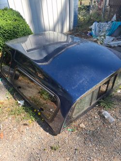 Dark blue 6ft truck canopy