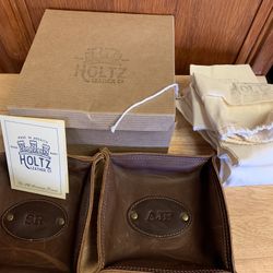 Holtz all leather Dresser/desktop caddy