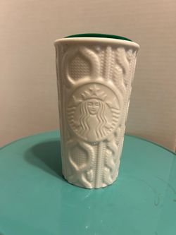 Starbucks cable knit sweater pattern 10 oz travel mug with lid