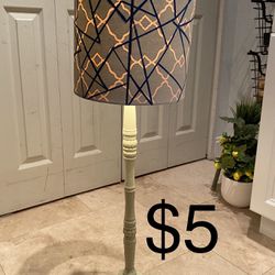 $5 Lamp For Console Table/Desk Or Nightstand In Great Condition 