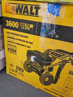 DEWALT GAS 3600 PSI PRESSURE WASHER WITH HONDA ENGINE