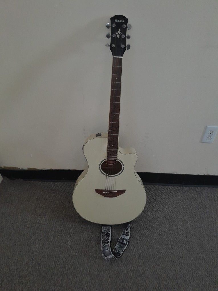 Yamaha APX 600 Acoustic Electric Guitar W/ Built-In Tuner
